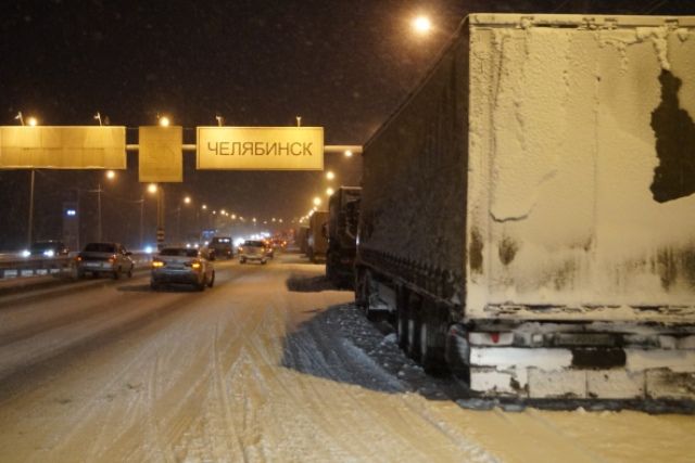 Въезд грузовиков в Челябинск ограничат перед Новым годом
