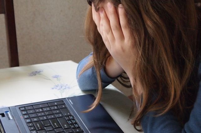 Ребёнок не просто так много играет на компьютере – это может говорить о нерешённых проблемах.
