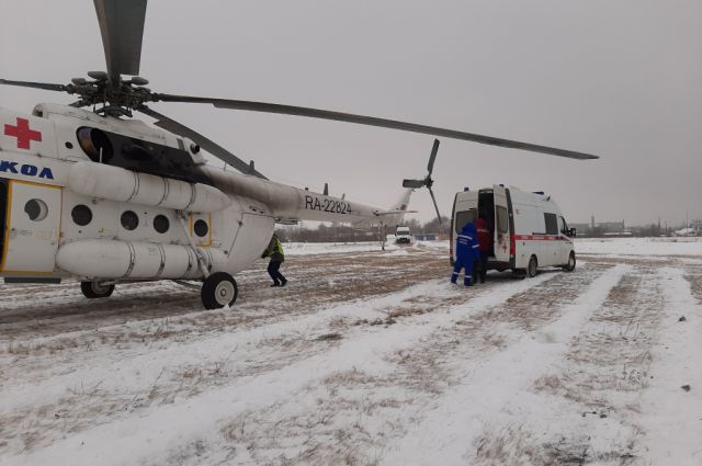 В Оренбуржье ветролет санавиации доставляет тяжелых пациетов в разные уголки страны. 