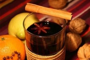 Рождественский глинтвейн: рецепт согревающего напитка.