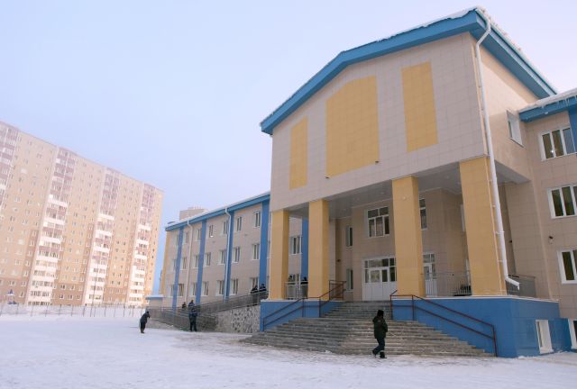 В школах Сургута усилены меры безопасности из-за сообщения о теракте