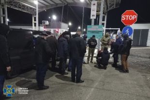 СБУ разоблачила фальсификацию ПЦР-тестов для желающих попасть в Крым.