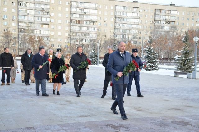 В Оренбурге почтили память Героев Отечества. 
