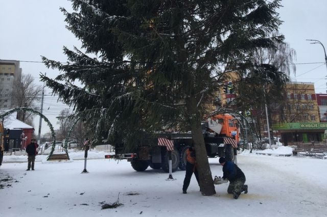 Брянск украшают в преддверии Нового года