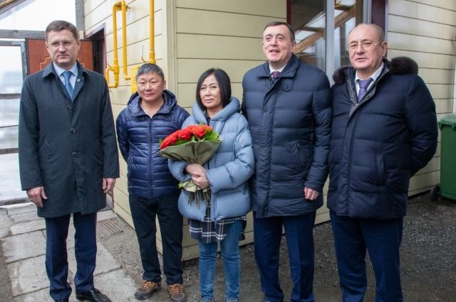 Александр Новак и Валерий Лимаренко в гостях у семьи Пак 