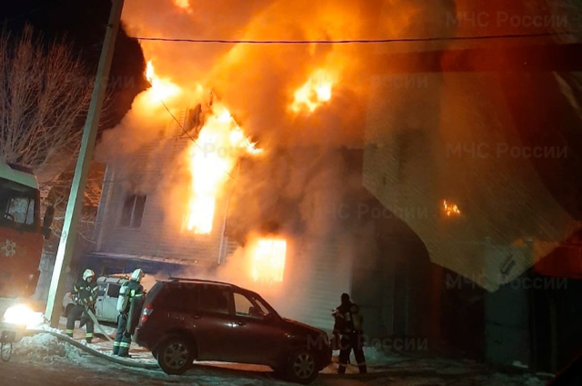 Что случилось на пролетарской сегодня. Пожар в Оренбурге 30.05.23. Пожар сегодня в Оренбурге 13.10.2022. Пожар в Берендее Оренбург. Крупные пожары в Оренбурге.