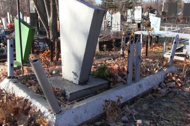 В Бугуруслане задержан кладбищенский вор, укравших более ста оградок общим весом свыше 2 тонн.