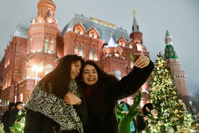 Фестиваль «Путешествие в Рождество» в центре Москвы.