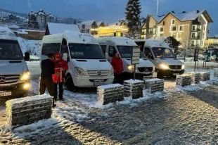 В Буковель начали курсировать автобусные шаттлы.