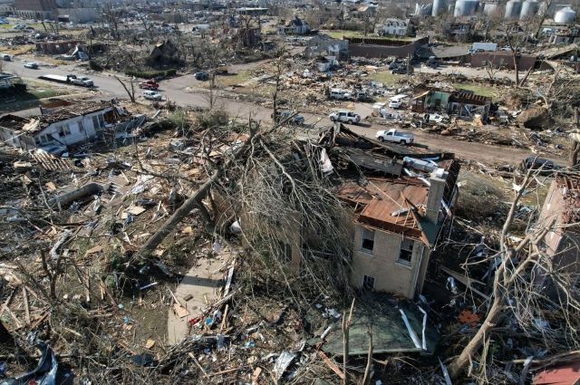 В результате мощного торнадо в США погибло более ста человек