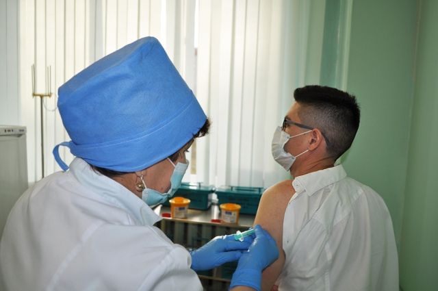 Более 250 тысяч псковичей завершили курс вакцинации от коронавируса