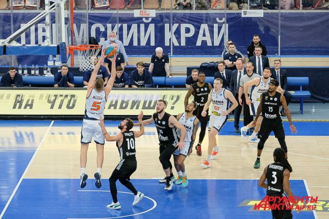 Баскетбольный матч «Парма-Париматч» - «Меди Байройт» в Перми. Фотолента
