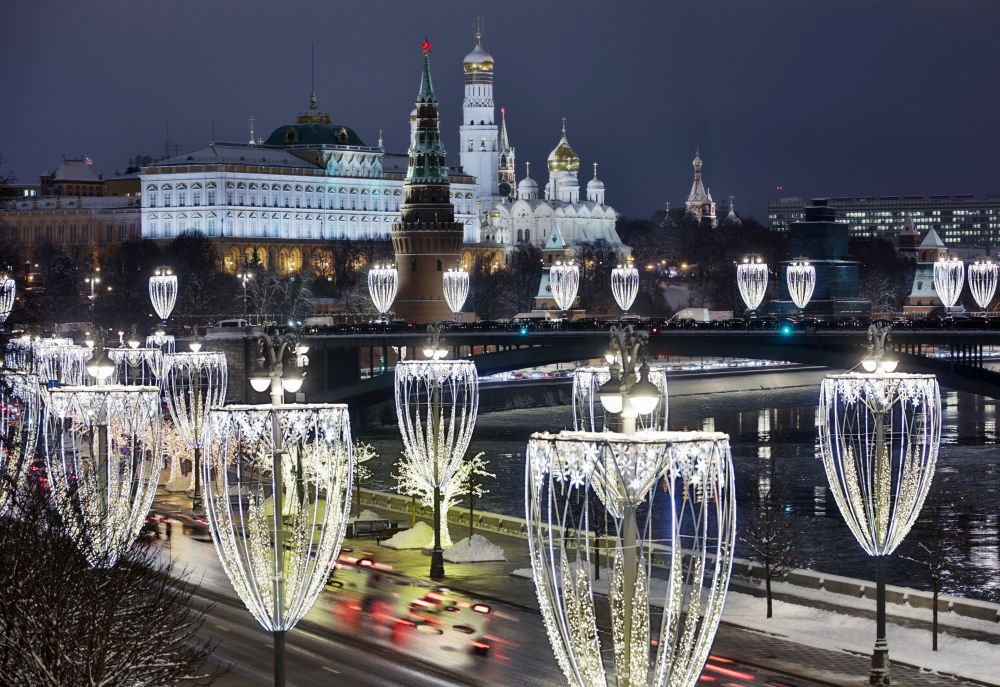 Новогодняя иллюминация в центре Москвы