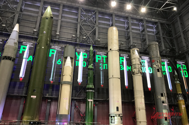 При Академии РВСН есть небольшой музей с очень большими ракетами.