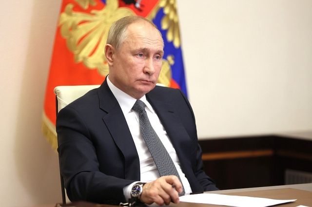 Путин посетил выставку АСИ и ознакомился с направлениями работы агентства