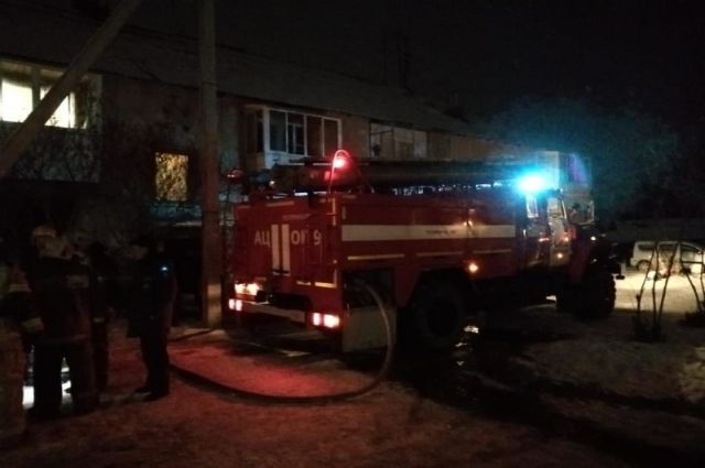 Двое мужчин погибли в пожаре в коммуналке в Екатеринбурге