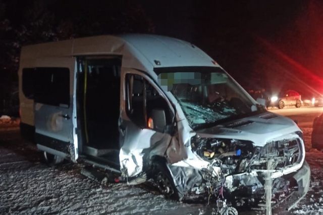 Шесть человек пострадали в ДТП с микроавтобусом Новосибирска - Томск