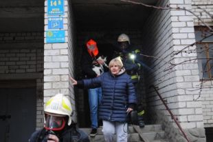 В Николаеве вспыхнул пожар в многоэтажке: эвакуировали более 30 человек