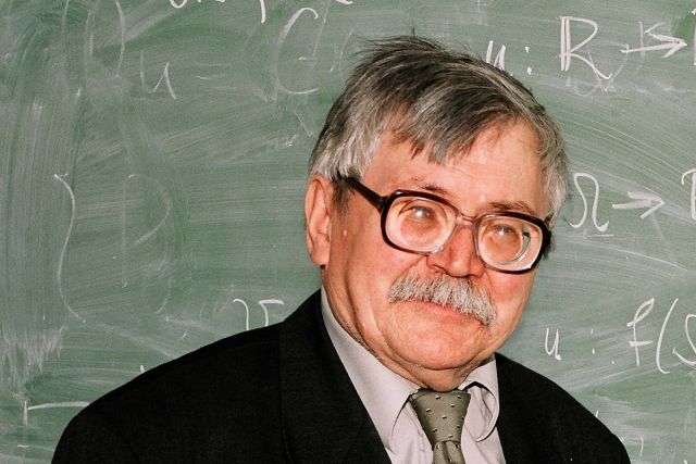 В Новосибирске умер заслуженный математик России Юрий Решетняк