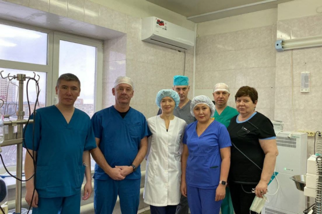 Команда врачей, спасшая жизнь 23-летней жительнице Сорочинска. 