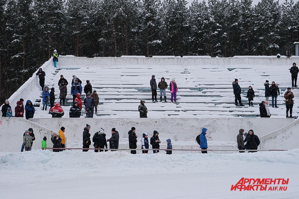 Автогонки на льду в Перми «Трек 400».