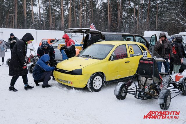 В Перми прошли экстремальные автогонки на льду «Трек-400»
