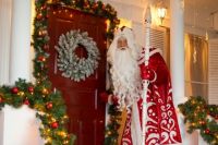 Каждый Новый год Александр Коновалов встречает в костюме Деда Мороза.