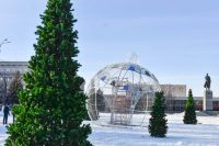 Денис Паслер на личной странице в инстаграме опубликовал красивые кадры новогоднего Оренбурга. 