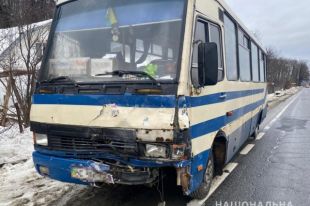 Под Львовом произошло ДТП с участием автобуса: среди пострадавших есть дети.