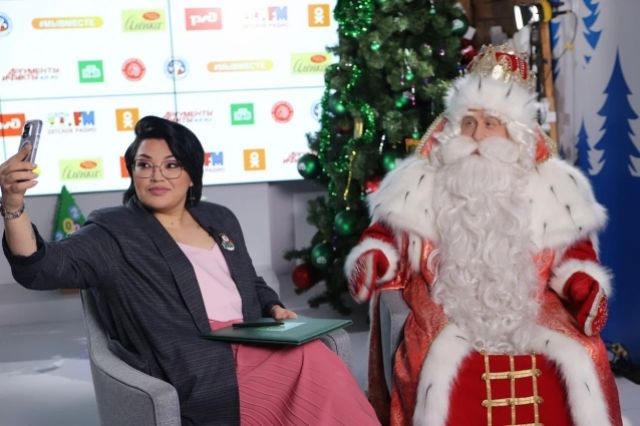 Дед Мороз пришёл с подарками к ростовским ребятам, пусть и виртуально.