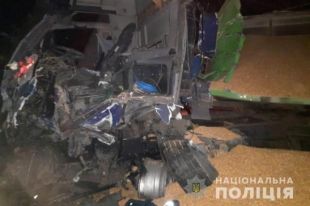 В Одесской области столкнулись три грузовика: есть жертвы.