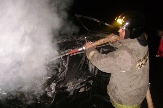 Автомобиль BMW сгорел на проспекте Строителей в Пензе