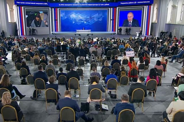 На пресс-конференцию с президентом от Оренбуржья поехали представители только правительственных СМИ.