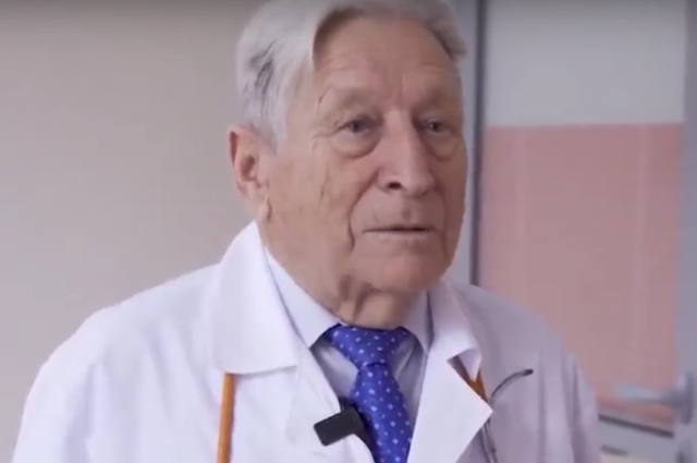 В больнице Новосибирска работает 92-летний врач-анестезиолог