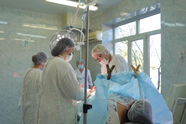 Во Владивостоке врачи родоразрешили пациентку с гигантской миомой матки