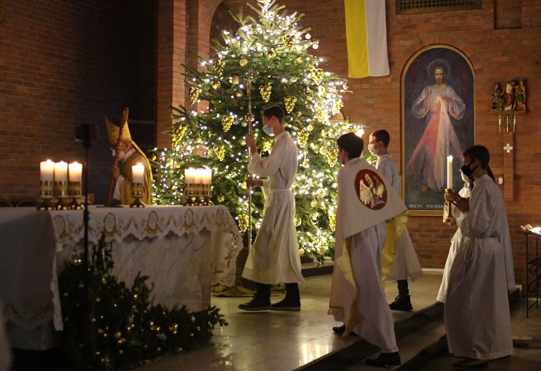 Во время рождественской службы в Кафедральном соборе Преображения Господня в Новосибирске