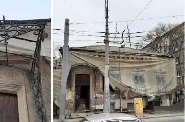 В центре Ростова на улице Московской загорелся старинный особняк