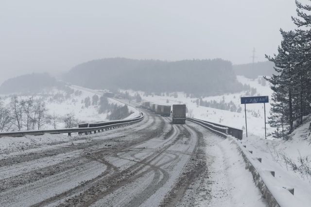 Движение на трассе М-5 ограничили в Челябинской области до утра 27 декабря