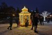 Также в сквере Кирова зажгли яркую иллюминацию.