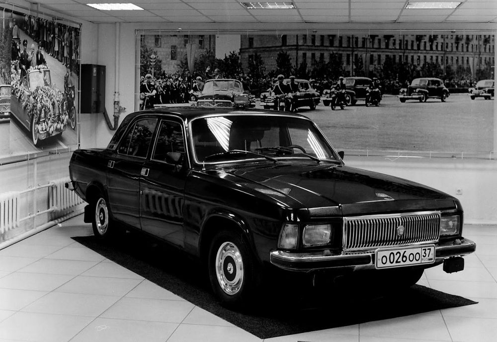 ГАЗ-3102 «Волга» — советский и российский автомобиль среднего класса, выпускавшийся с 22 декабря 1981 г. Горьковским автомобильным заводом. Представляет собой шестое поколение легковых автомобилей ГАЗ. Является развитием платформы ГАЗ-24 — её первой модернизацией