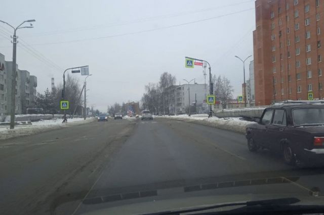 На улице Инженерной в Пскове появился умный пешеходный переход