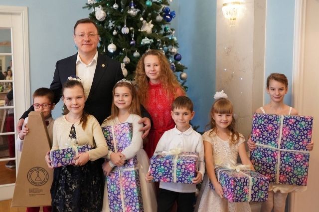 Губернатор встретился с детьми – участниками акции «Ёлка желаний»