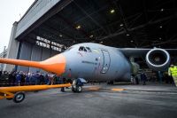 Завод «Антонов» представил первый военно-транспортный самолет