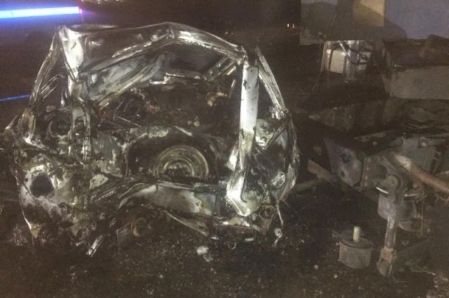 В ДТП с двумя большегрузами в Адыгее погибли двое в легковом автомобиле