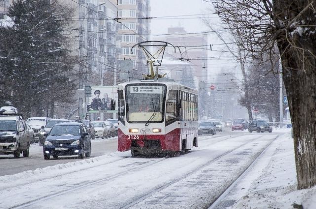 В центре Перми остановились трамваи