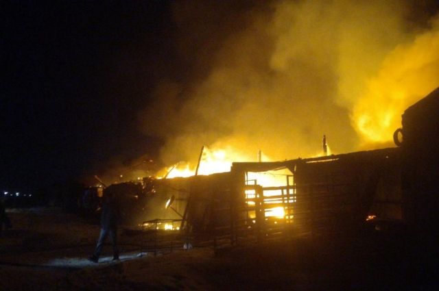 70 детей эвакуировали из здания детсада в Иркутске из-за пожара на крыше