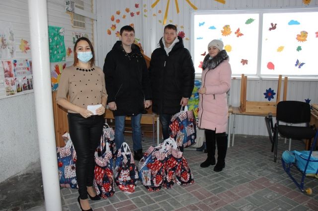 Накануне сотрудники Почты России в Югре сформировали, упаковали и передали все собранные в ходе акции подарки детям