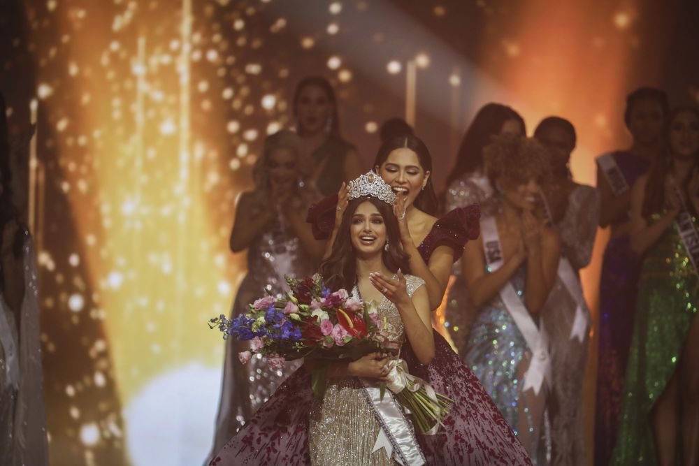 12 декабря 2021 года. Представительница Индии Харназ Сандху победила на конкурсе красоты «Мисс Вселенная-2021»