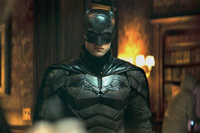 Роберт Паттинсон в роли Бэтмена.