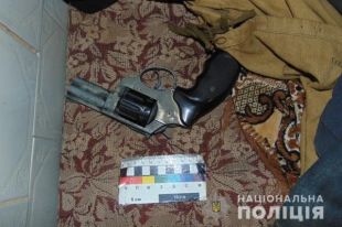 Выстрелил в глаз: В Умане мужчина пытался убить свою сожительницу